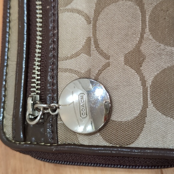 Coach Brown Classic signature Monogram wallet Wristlet CALLOUTS - Picture 12 of 15